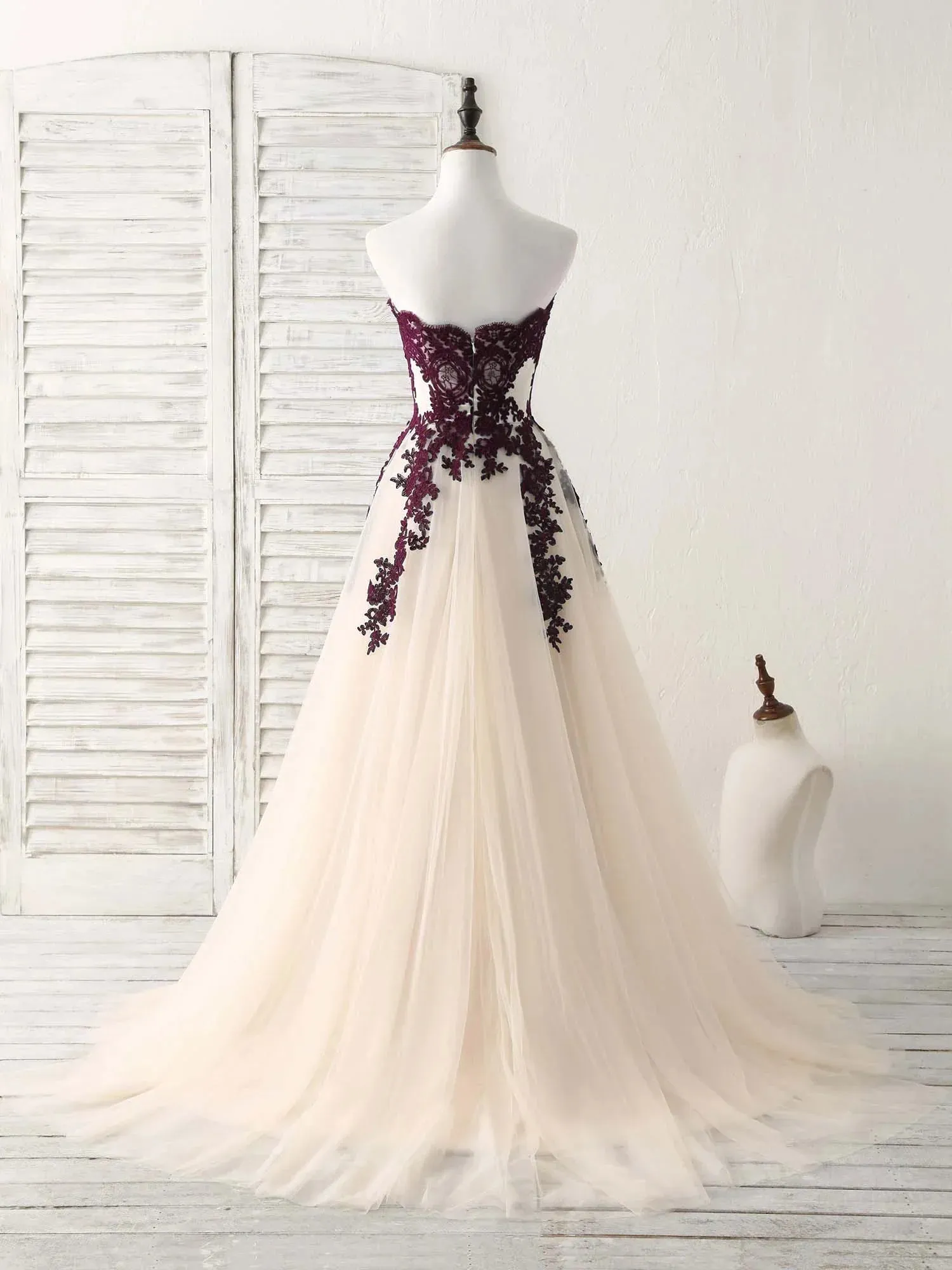 Formal Women's Dresses Elegant Strapless A-Line Tulle Appliques Formal Prom Dress Prom Dress Stores