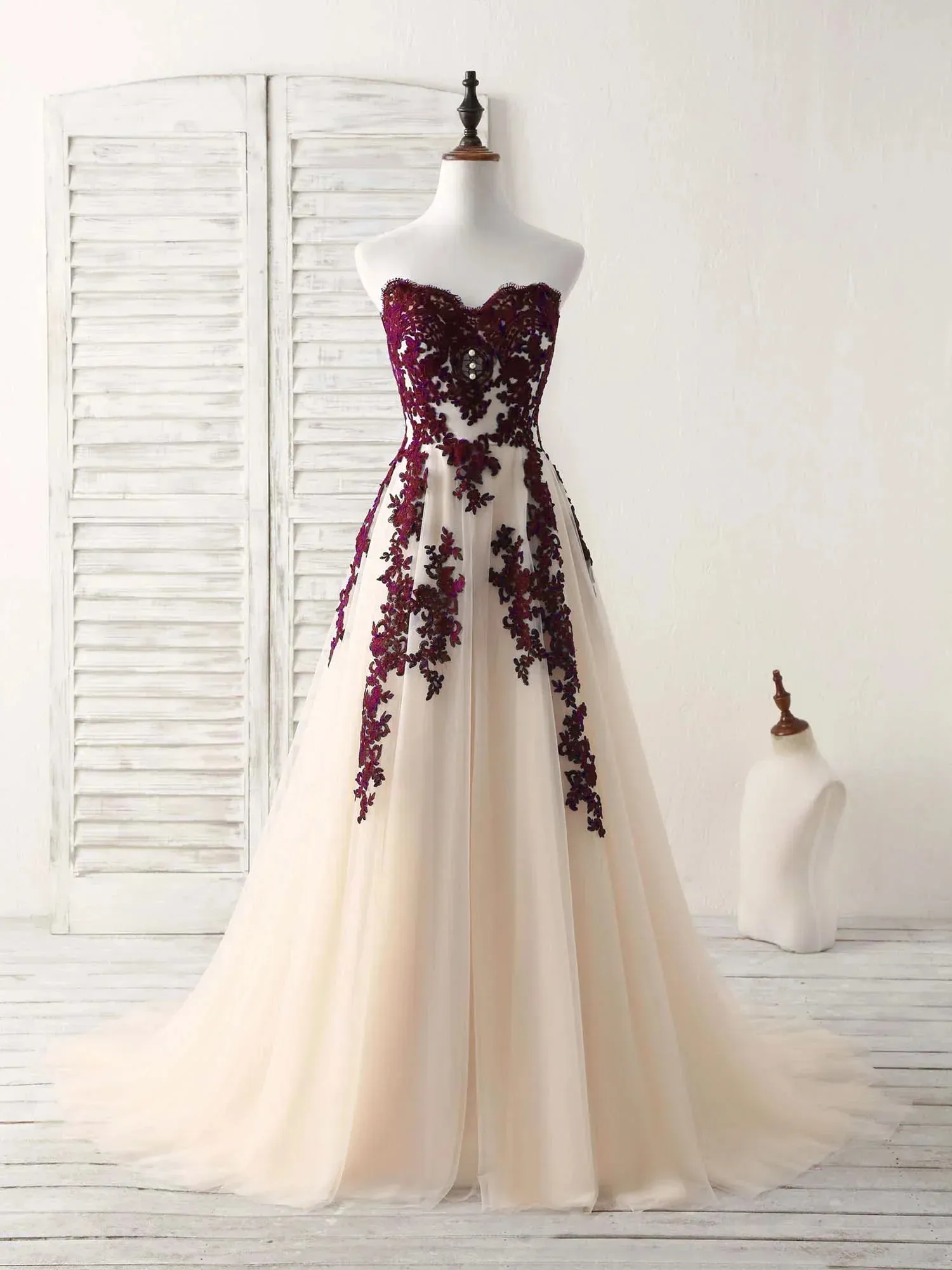 Formal Women's Dresses Elegant Strapless A-Line Tulle Appliques Formal Prom Dress Prom Dress Stores